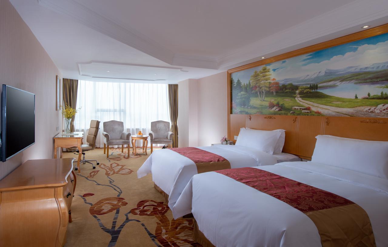 Vienna International Hotel Shanghai Hengshan Road Exterior photo